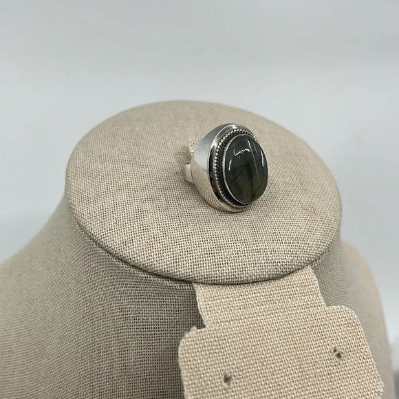 💎 Stunning Labradorite Ring - Blue/Green Flash - Sterling Silver, Size 6 - Picture 6 of 17